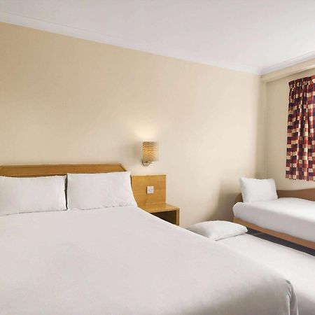 Days Inn Hamilton Kültér fotó