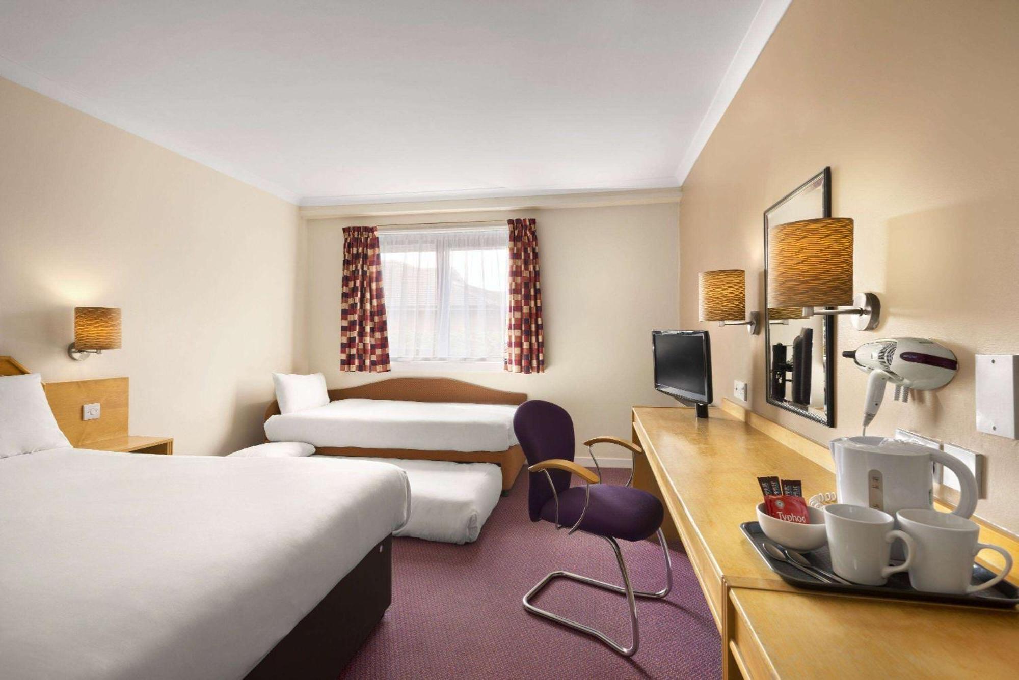 Days Inn Hamilton Kültér fotó