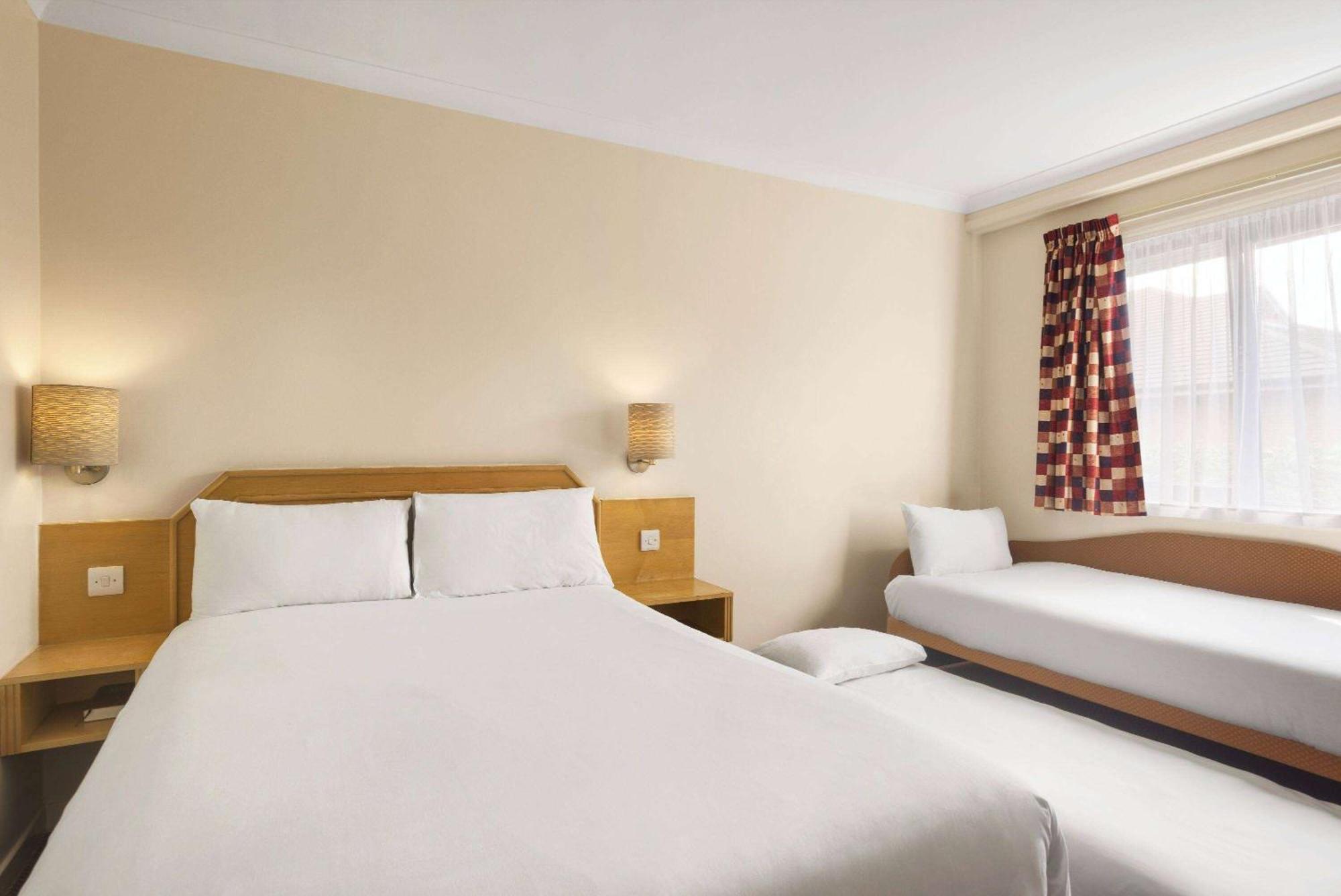 Days Inn Hamilton Kültér fotó